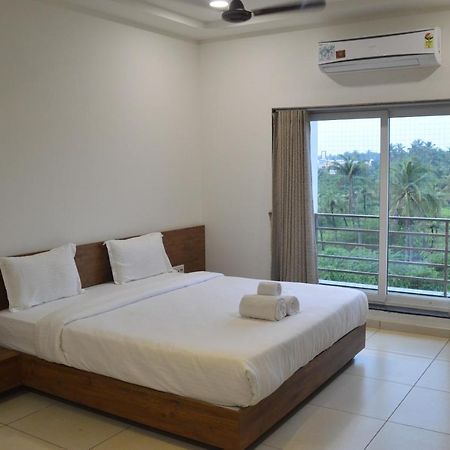 Hotel Revive Veraval Extérieur photo